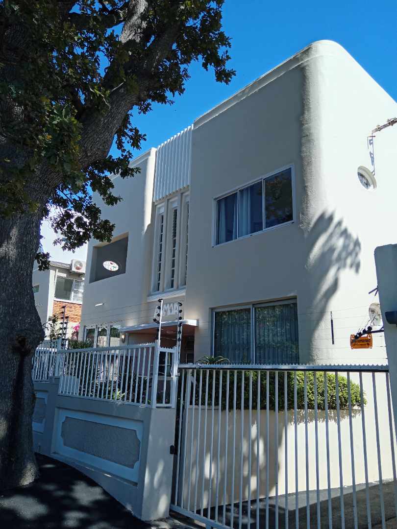 2 Bedroom Property for Sale in Oranjezicht Western Cape